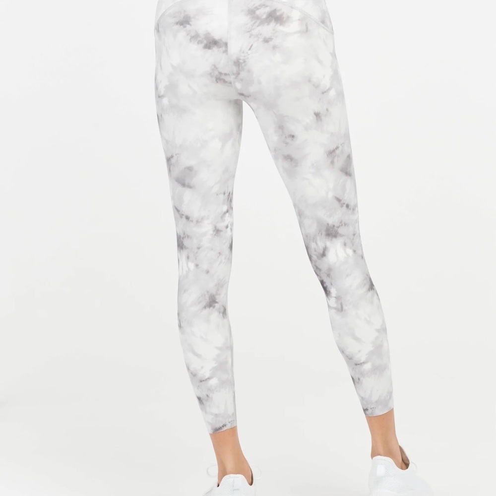 Spanx 7/8 Booty Boost Tie Dye Leggings NWT